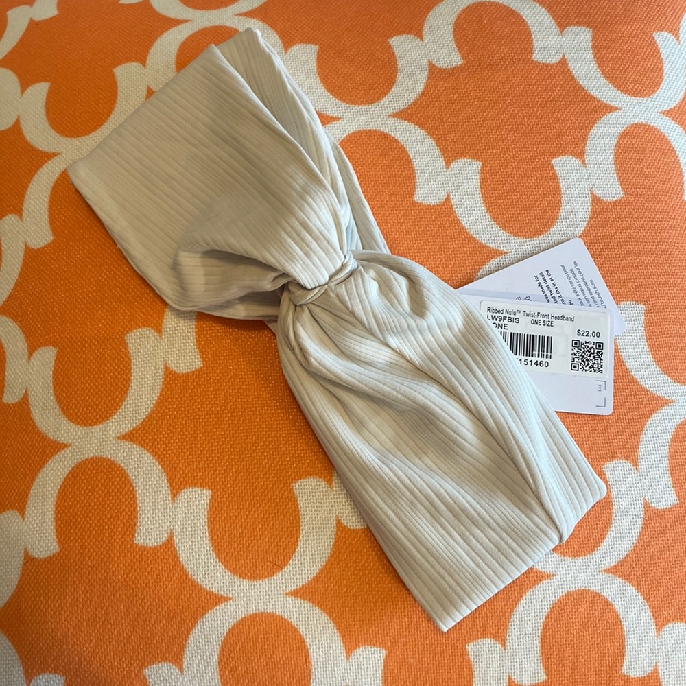 NWT Women’s Ribbed Nulu Twist Front Headband
